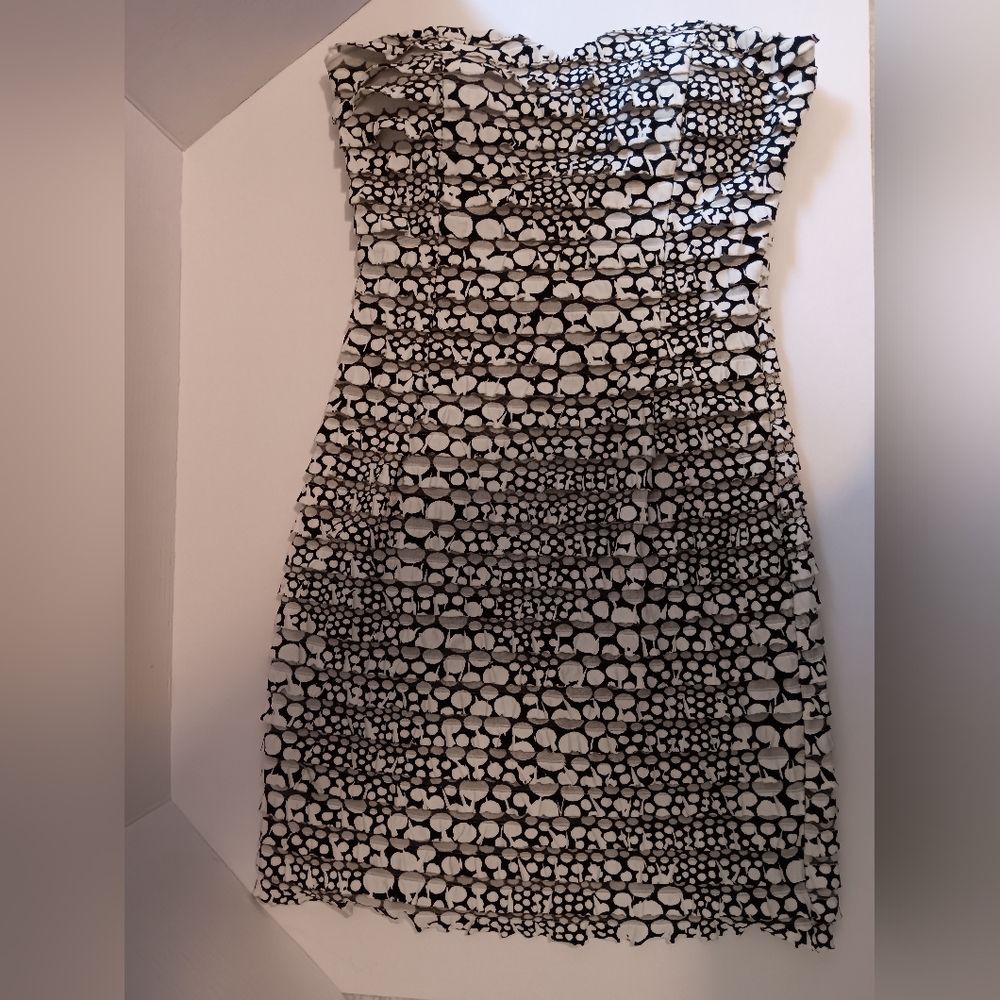 Medium black and white mini dress